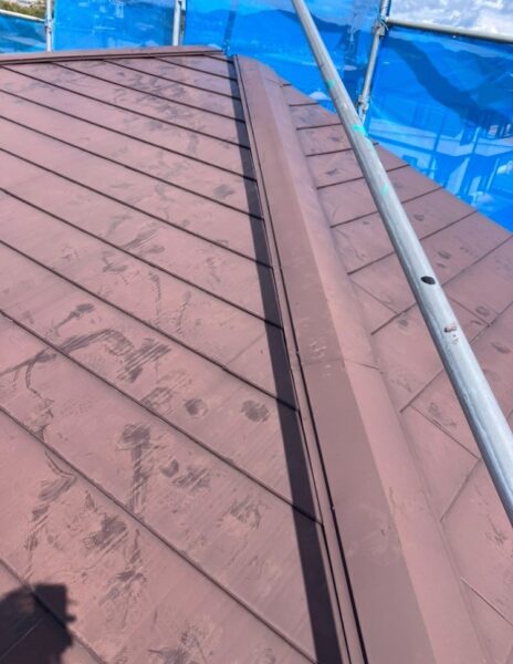 三重県津市にて屋根修理・雨漏り修理〈スレートからスーパーガルテクトへの葺き替え工事〉の施工前写真